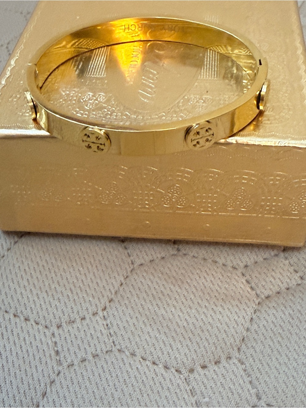 Tory Burch EUC Gold
Tone Miller Logo Stud Hinge
Bangle Bracelet with Dust
Bag - Picture 8 of 12